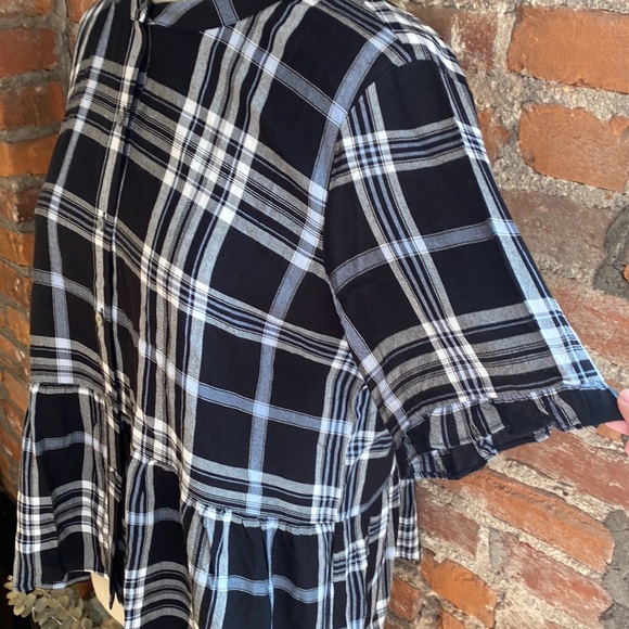 LOFT Black and White Plaid Ruffle Top - Picture 2 of 8